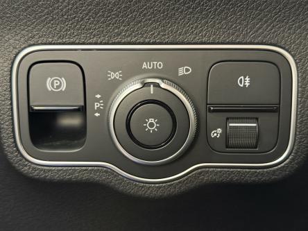 MERCEDES-BENZ EQB 300 4M Progressive Achteruitrij Camera, Led, Mbux, DAB