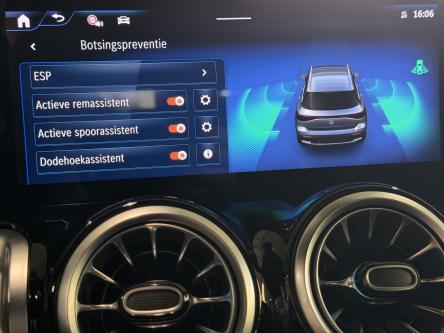 MERCEDES-BENZ EQB 300 4M Progressive Achteruitrij Camera, Led, Mbux, DAB