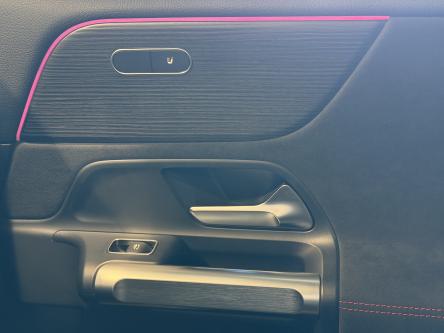 MERCEDES-BENZ EQB 300 4M AMG Night Pack, Panorama, Keyless-Go, Camera, Led