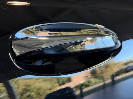 MERCEDES-BENZ EQB 300 4M AMG Night Pack, Panorama, Keyless-Go, Camera, Led