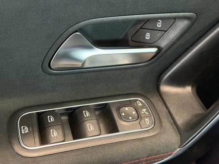 MERCEDES-BENZ A 200 Amg Night Pack, Panorama, 19 Inch Alu, Led, Mbux