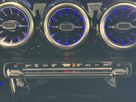 MERCEDES-BENZ A 200 Amg Night Pack, Panorama, 19 Inch Alu, Led, Mbux