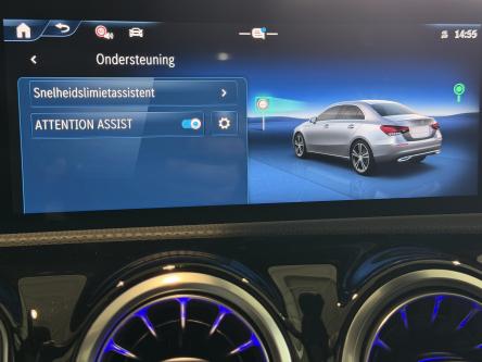 MERCEDES-BENZ A 200 Amg Night Pack, Panorama, 19 Inch Alu, Led, Mbux