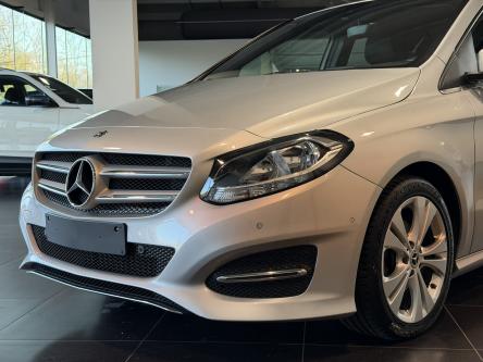 MERCEDES-BENZ B 180 Urban Only 64.000KM!! Navi, Pdc, Led