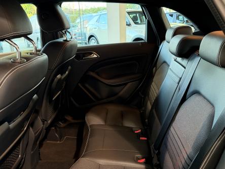 MERCEDES-BENZ B 180 Urban Only 64.000KM!! Navi, Pdc, Led