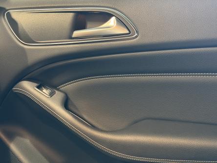 MERCEDES-BENZ B 180 Urban Only 64.000KM!! Navi, Pdc, Led