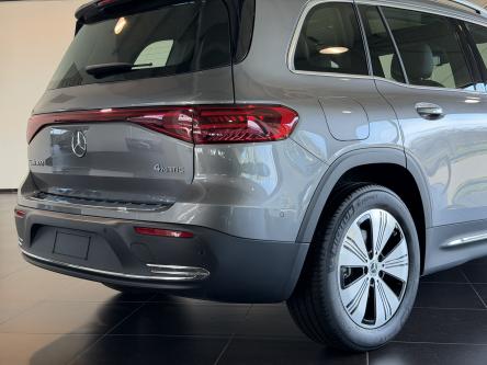 MERCEDES-BENZ EQB 300 4M Progressive Panorama, Achteruitrij Camera, Mbux, DAB, Led