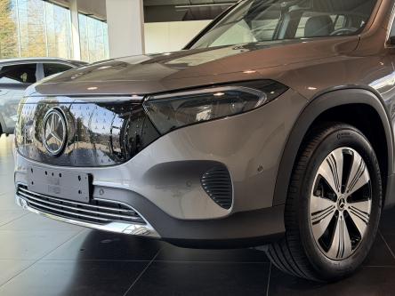 MERCEDES-BENZ EQB 300 4M Progressive Panorama, Achteruitrij Camera, Mbux, DAB, Led