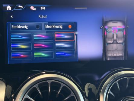 MERCEDES-BENZ EQB 300 4M Progressive Panorama, Achteruitrij Camera, Mbux, DAB, Led