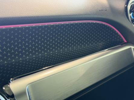 MERCEDES-BENZ EQB 300 4M Progressive Panorama, Achteruitrij Camera, Mbux, DAB, Led