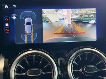 MERCEDES-BENZ EQB 300 4M Progressive Panorama, Achteruitrij Camera, Mbux, DAB, Led
