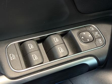 MERCEDES-BENZ EQB 300 4M Progressive Achteruitrij Camera, Dodehoeks Assist, Mbux, Led