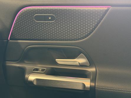 MERCEDES-BENZ EQB 300 4M Progressive Achteruitrij Camera, Dodehoeks Assist, Mbux, Led