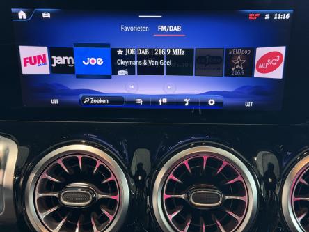 MERCEDES-BENZ EQB 300 4M Progressive Achteruitrij Camera, Dodehoeks Assist, Mbux, Led