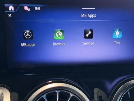 MERCEDES-BENZ EQB 300 4M Progressive Achteruitrij Camera, Dodehoeks Assist, Mbux, Led