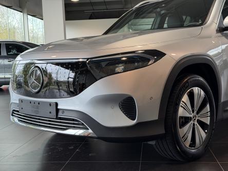 MERCEDES-BENZ EQB 300 4M Progressive Achteruitrij Camera, Dodehoeks Assist, Mbux, Led