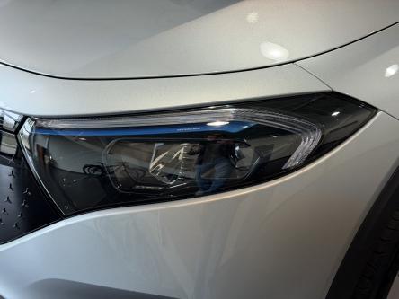 MERCEDES-BENZ EQB 300 4M Progressive Achteruitrij Camera, Dodehoeks Assist, Mbux, Led