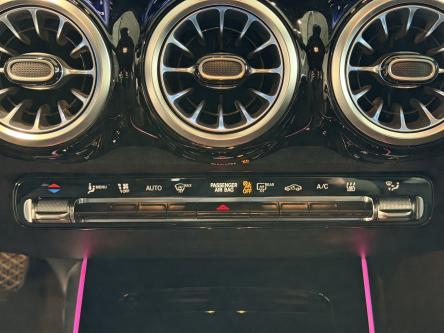 MERCEDES-BENZ EQB 300 4M Progressive Achteruitrij Camera, Dodehoeks Assist, Mbux, Led