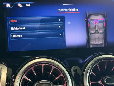 MERCEDES-BENZ EQB 300 4M Progressive Achteruitrij Camera, Dodehoeks Assist, Mbux, Led