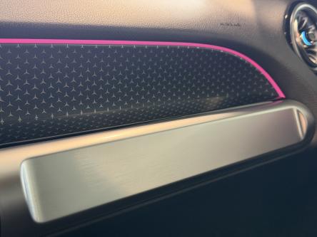 MERCEDES-BENZ EQB 300 4M Progressive Achteruitrij Camera, Dodehoeks Assist, Mbux, Led