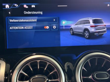MERCEDES-BENZ EQB 300 4M Progressive Achteruitrij Camera, Dodehoeks Assist, Mbux, Led