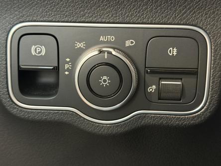 MERCEDES-BENZ EQB 300 4M Progressive Achteruitrij Camera, Dodehoeks Assist, Mbux, Led