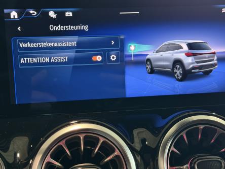 MERCEDES-BENZ EQA 300 4M AMG Panorama, 360 Camera, Night Pack, Memory Seats