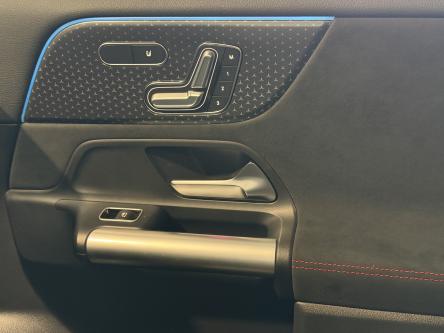 MERCEDES-BENZ EQA 300 4M AMG Panorama, 360 Camera, Night Pack, Memory Seats