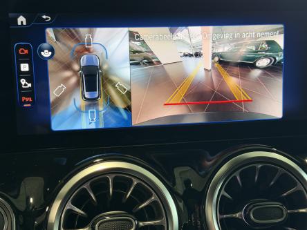 MERCEDES-BENZ EQA 300 4M AMG Panorama, 360 Camera, Night Pack, Memory Seats