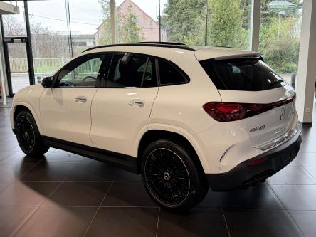 MERCEDES-BENZ EQA 300 4M AMG Panorama, 360 Camera, Night Pack, Memory Seats
