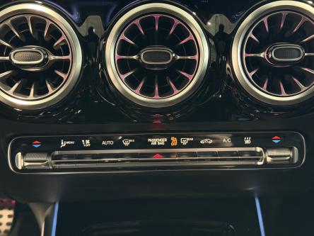 MERCEDES-BENZ EQA 300 4M AMG Panorama, 360 Camera, Night Pack, Memory Seats