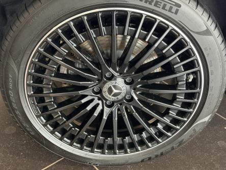 MERCEDES-BENZ EQA 300 4M AMG Panorama, 360 Camera, Night Pack, Memory Seats