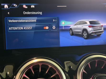 MERCEDES-BENZ EQA 350 4M AMG Panorama, 360 Camera, ACC, Night Pack, Memory