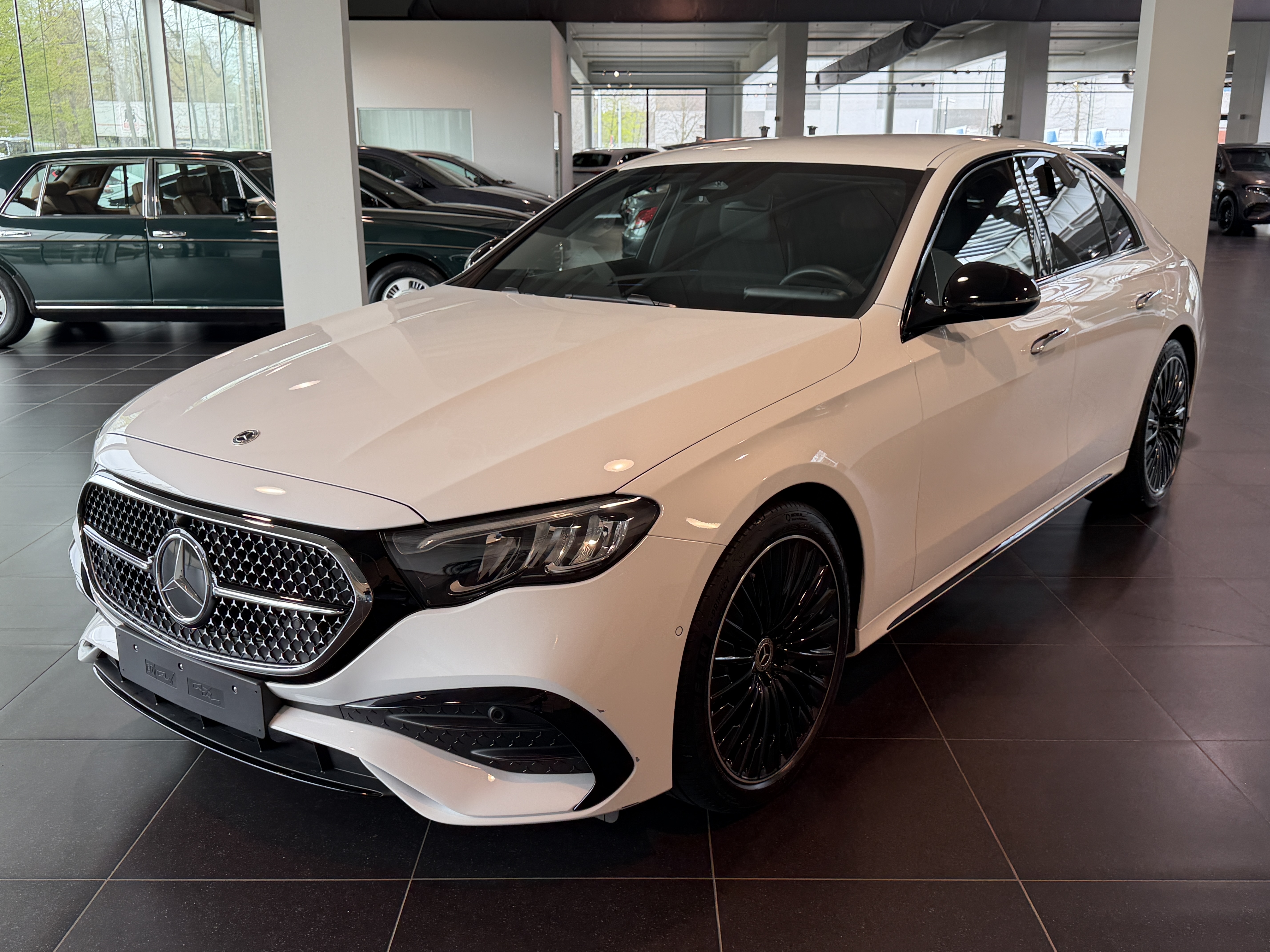 MERCEDES-BENZ E 200 AMG Night Pack, Keyless-Go, Distronic, Camera, Led