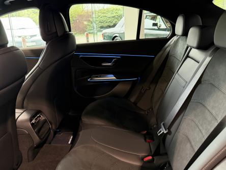 MERCEDES-BENZ E 200 AMG Night Pack, Keyless-Go, Distronic, Camera, Led