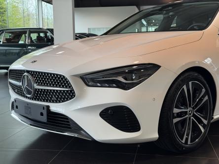 MERCEDES-BENZ CLA 180 Progressive Panorama, Guard 360, Led, Camera