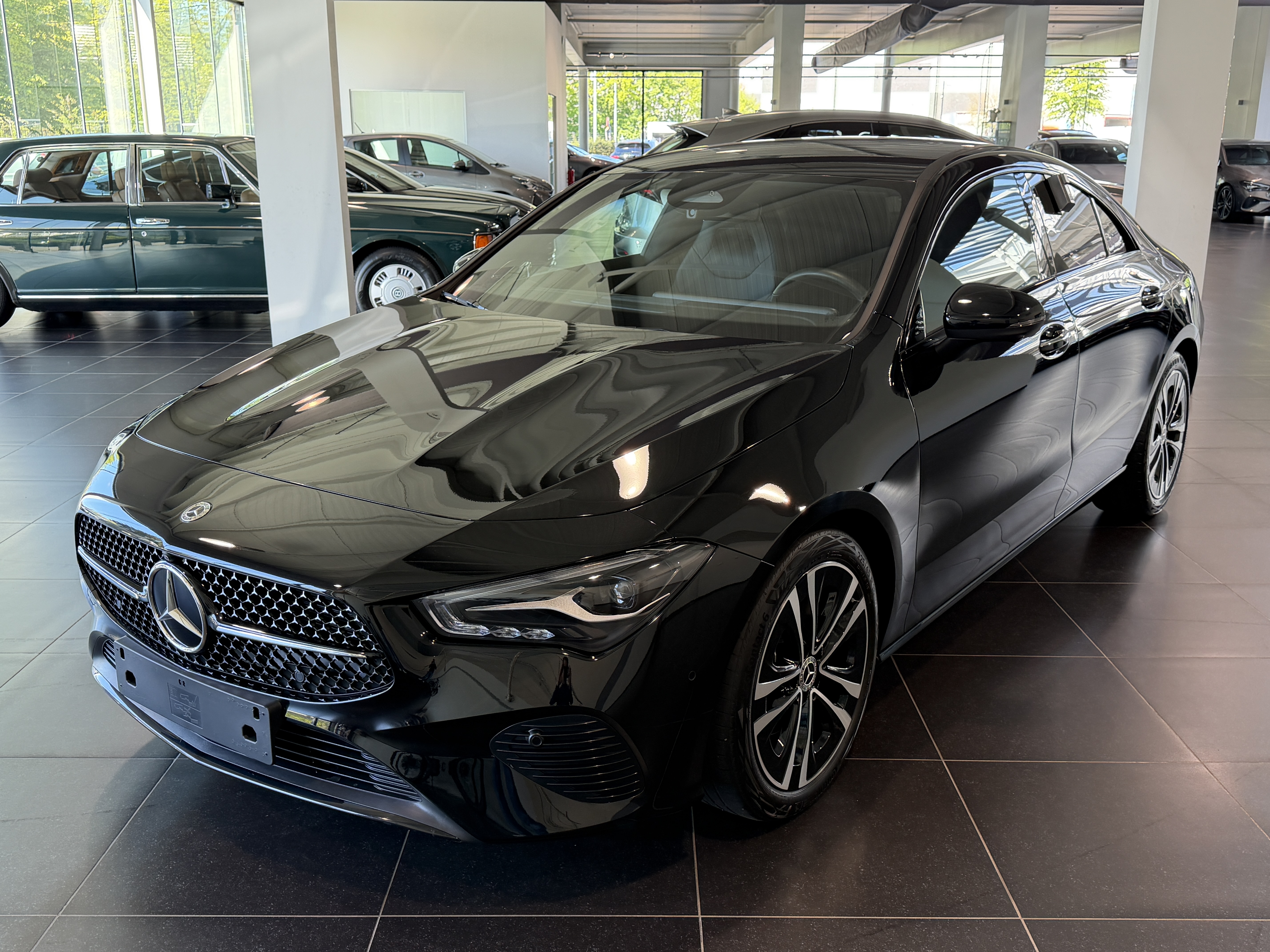 MERCEDES-BENZ CLA 180 Progressive Night Pack, Burmester Sound, 360 Camera, Distronic