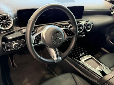 MERCEDES-BENZ CLA 180 Progressive Night Pack, Burmester Sound, 360 Camera, Distronic