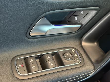 MERCEDES-BENZ CLA 180 Progressive Night Pack, Burmester Sound, 360 Camera, Distronic