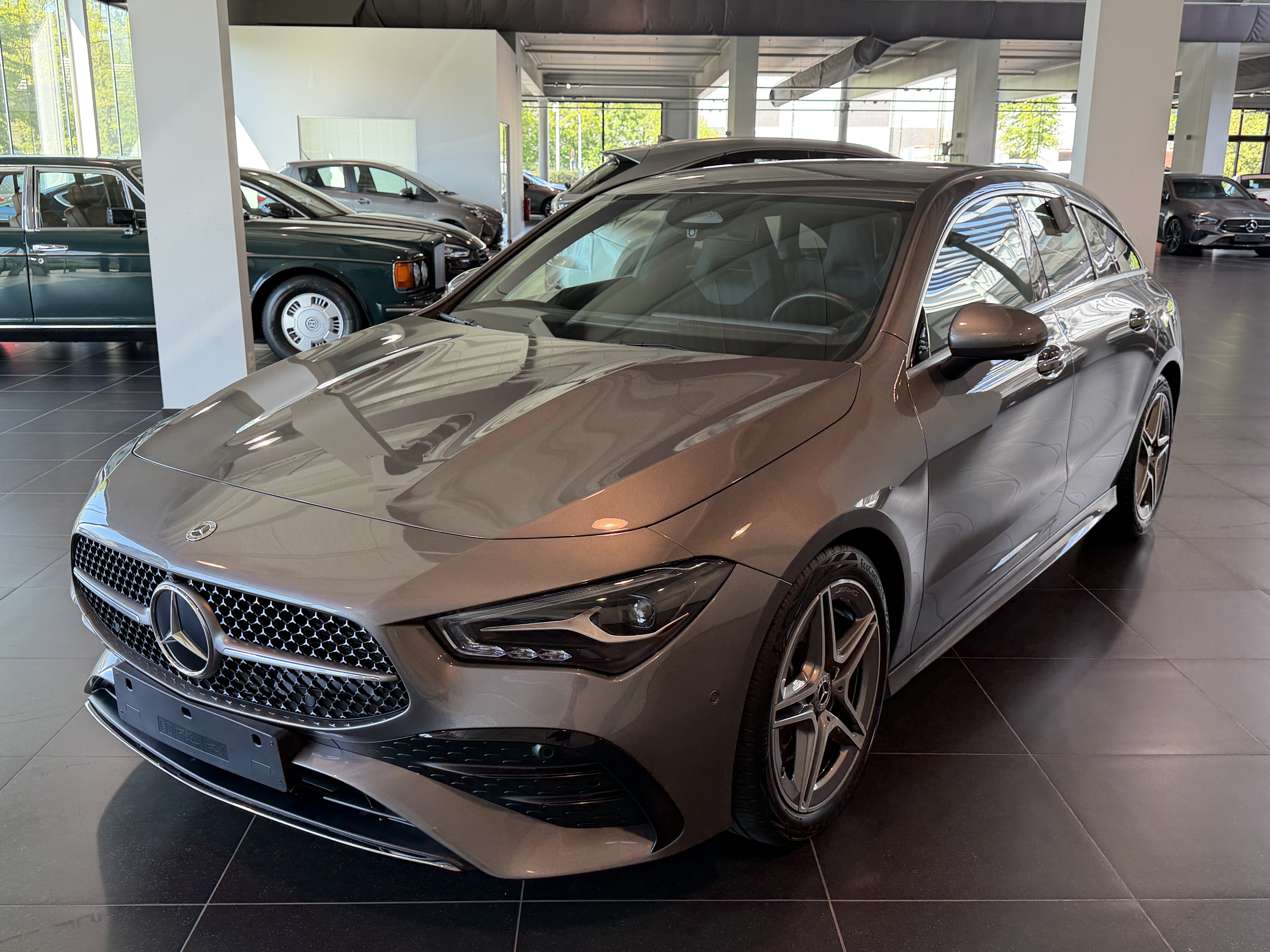 MERCEDES-BENZ CLA 200 SB AMG 360 Camera, Distronic, Keyless-Go, Led