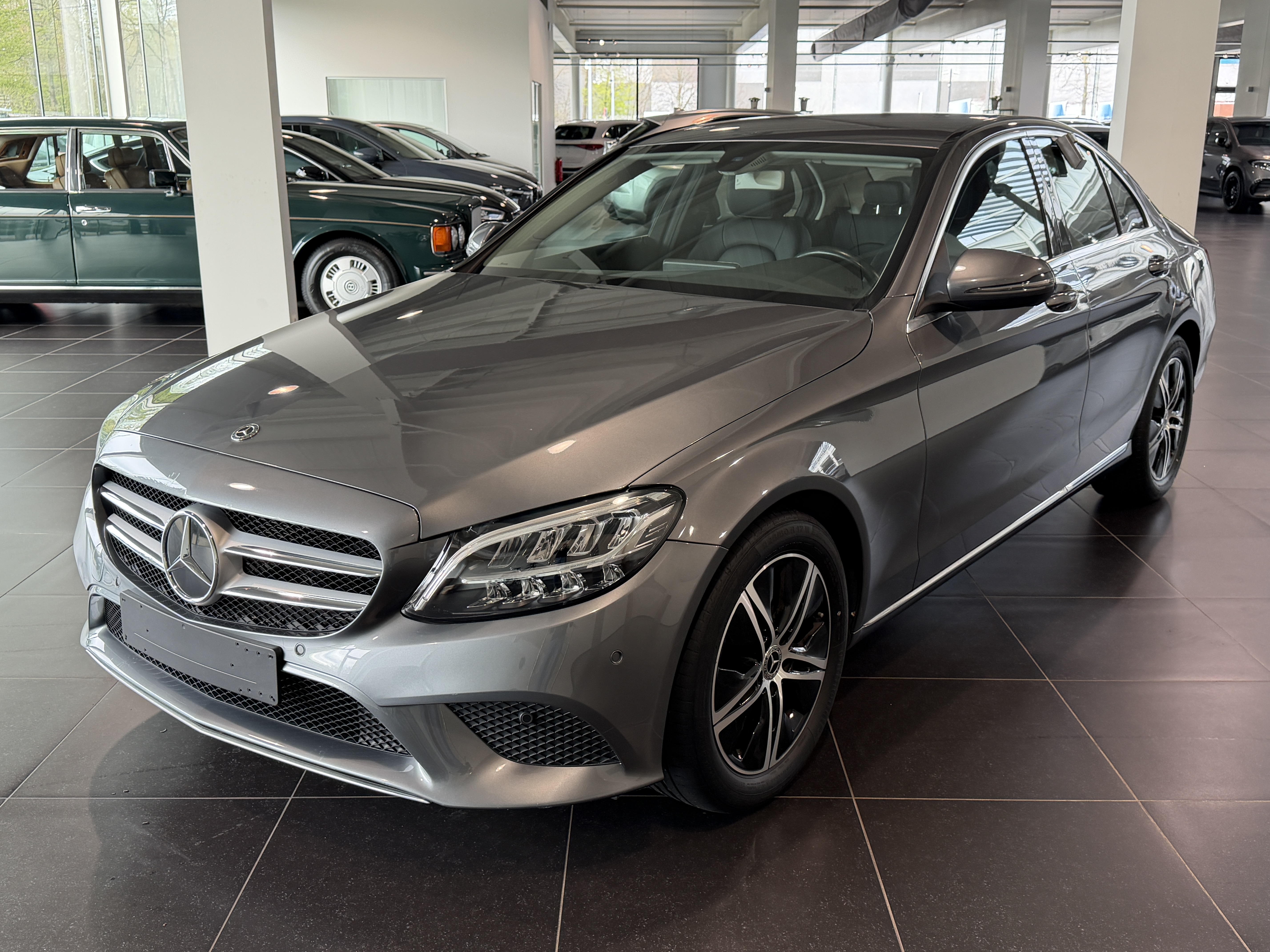 MERCEDES-BENZ C 180 Avantgarde Camera, Pdc, Led, Only 32500 km !!