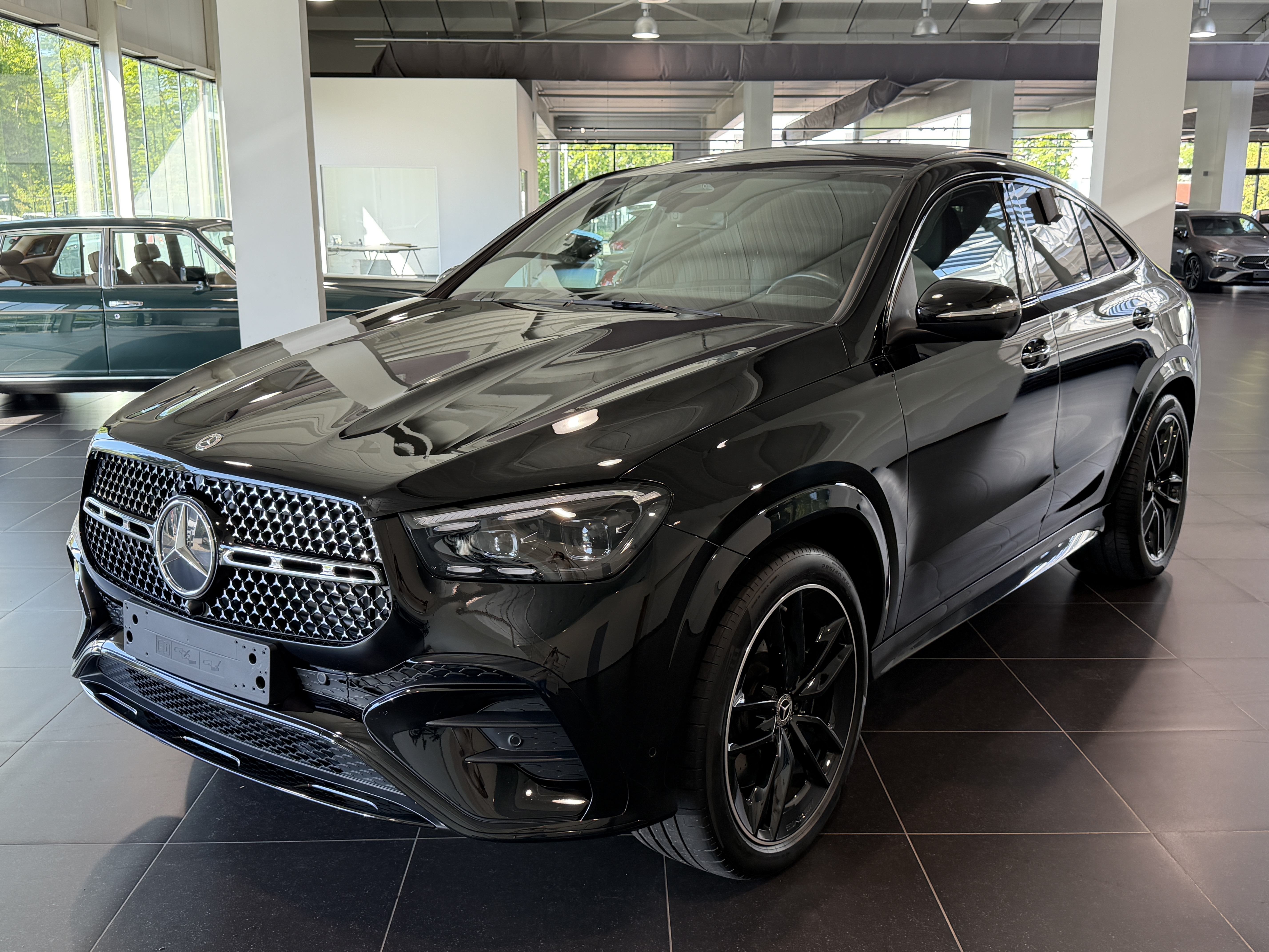 MERCEDES-BENZ GLE 350 de 4M AMG Night Pack, Panorama, 360 Camera, Burmester Sound, Memory