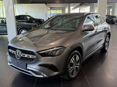 MERCEDES-BENZ GLA 250 e Progressive Trekhaak, Memory Seats, Camera, Sfeerverlichting, Led