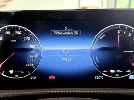 MERCEDES-BENZ CLA 250 e SB AMG Night Pack, Panorama, Advanced Sound, Keyless-Go, Led