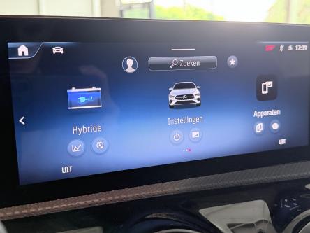 MERCEDES-BENZ CLA 250 e SB AMG Night Pack, Panorama, Advanced Sound, Keyless-Go, Led