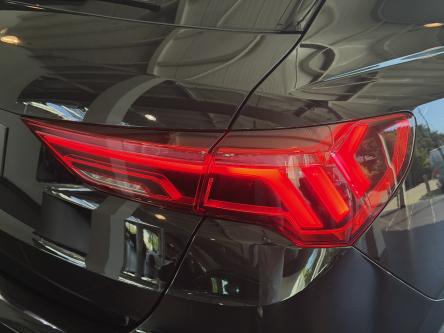 AUDI Q3 35 TFSI S-Tronic  S-LINE Shadow Line, Pdc, Led
