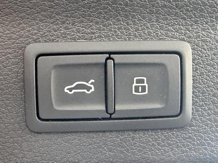 AUDI Q3 35 TFSI S-Tronic  S-LINE Shadow Line, Pdc, Led