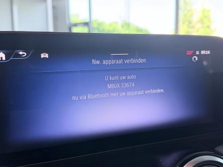 MERCEDES-BENZ EQA 300 4M AMG Panorama, Head-Up Display, 360 Camera, Distronic, Keyless-Go