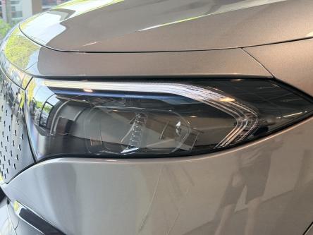 MERCEDES-BENZ EQA 300 4M AMG Panorama, Head-Up Display, 360 Camera, Distronic, Keyless-Go