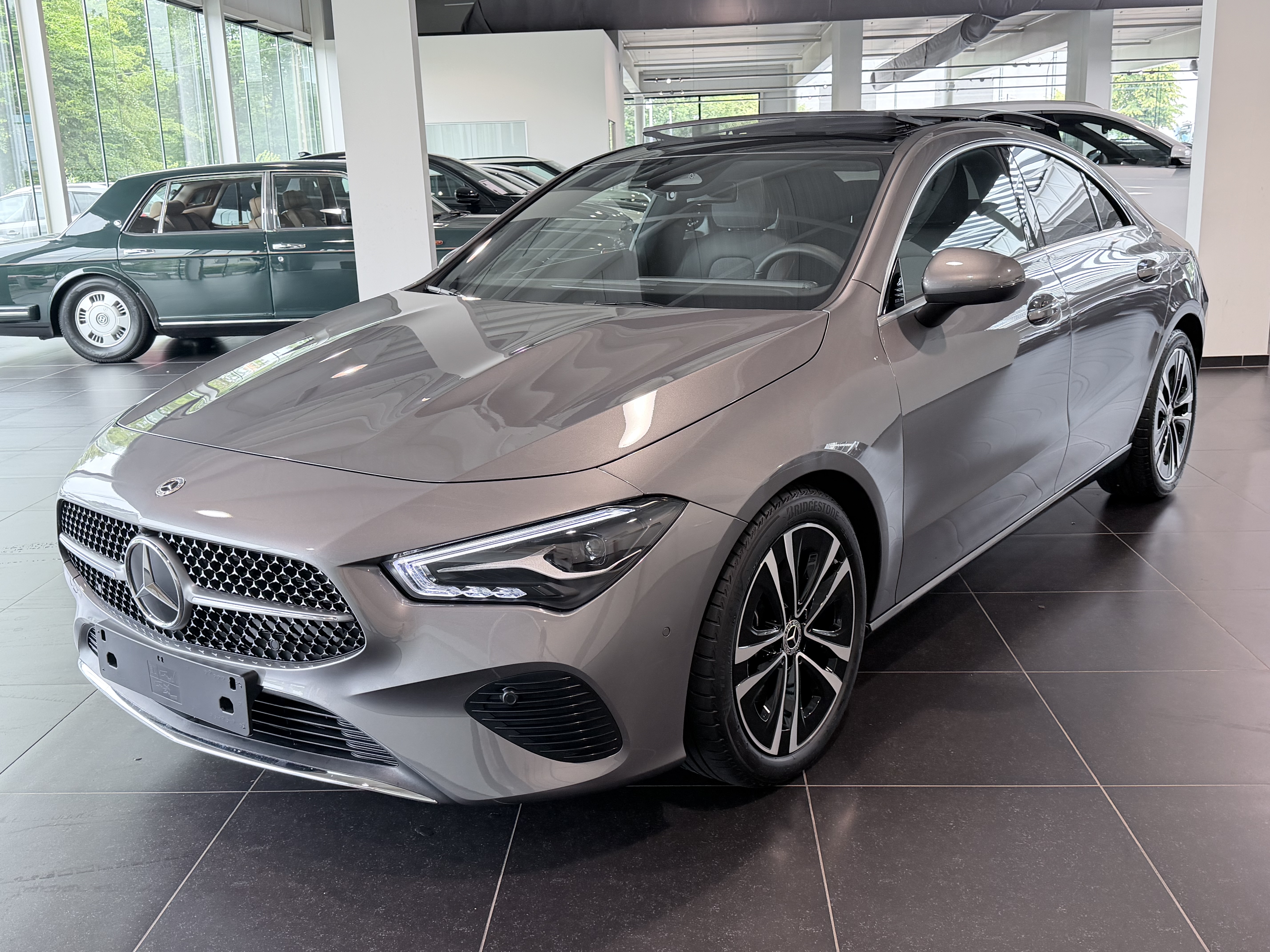 MERCEDES-BENZ CLA 180 Progressive 